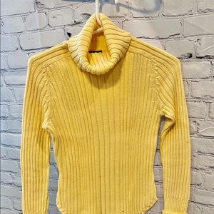American Eagle Women’s Turtleneck in Yellow
